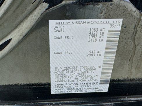 Used 2025 Nissan Altima 2.5 SV FWD image 38