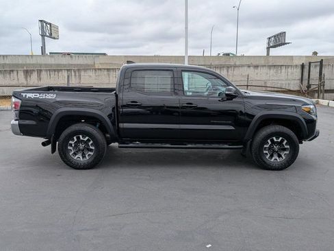 Used 2023 Toyota Tacoma TRD Off-Road w/ Black Out Package (TMS) AWD/4WD image 4
