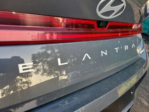 Used 2024 Hyundai Elantra Limited FWD image 37