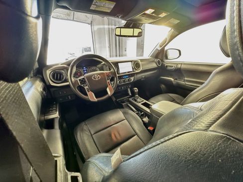 Certified 2021 Toyota Tacoma Limited AWD/4WD image 19