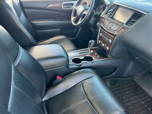 Used 2018 Nissan Pathfinder Platinum FWD image 19