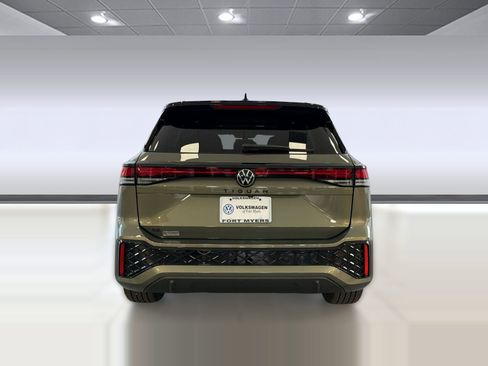 New 2026 Volkswagen Tiguan SE R-Line FWD image 10