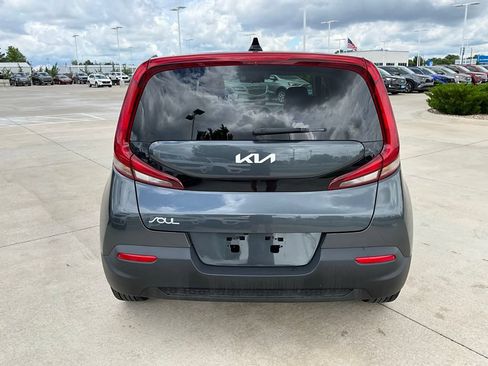 Used 2022 Kia Soul LX FWD image 4