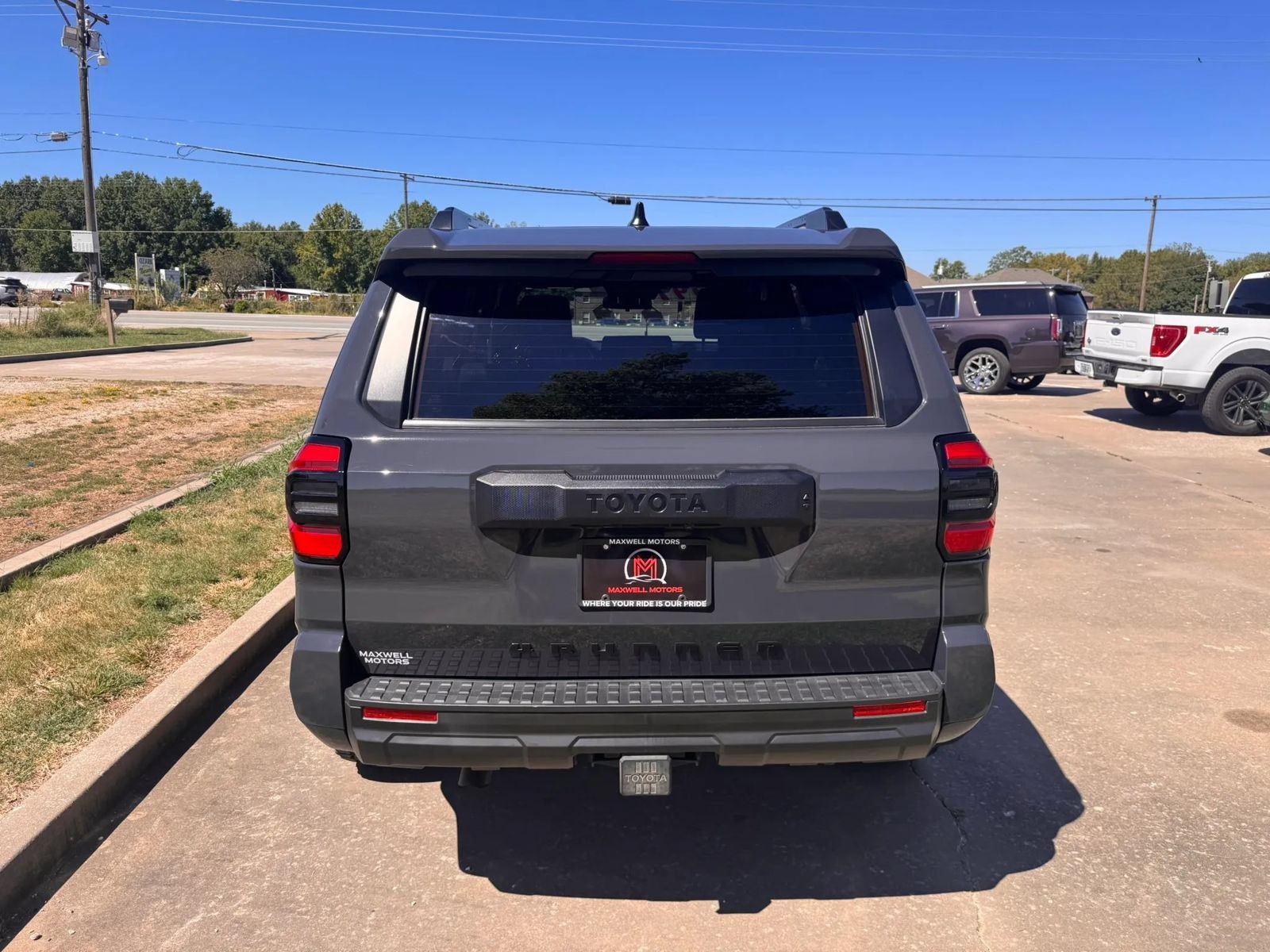 Used 2025 Toyota 4Runner SR5 AWD/4WD image 7