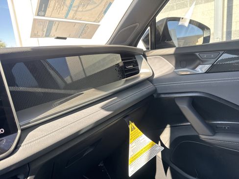 New 2026 Volkswagen Tiguan SE R-Line image 26