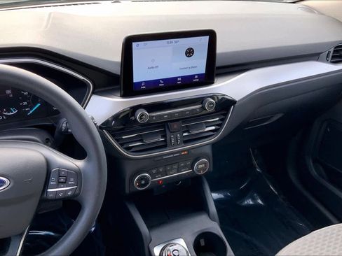 Certified 2020 Ford Escape SE image 6