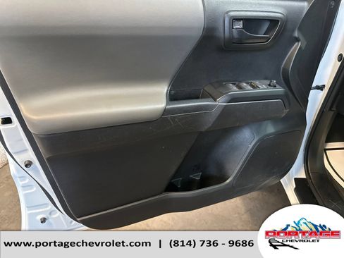 Used 2022 Toyota Tacoma SR AWD/4WD image 11