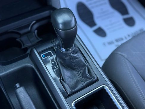 Used 2019 Toyota Tacoma TRD Sport image 21