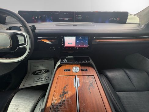 Certified 2025 Lincoln Navigator Black Label image 11