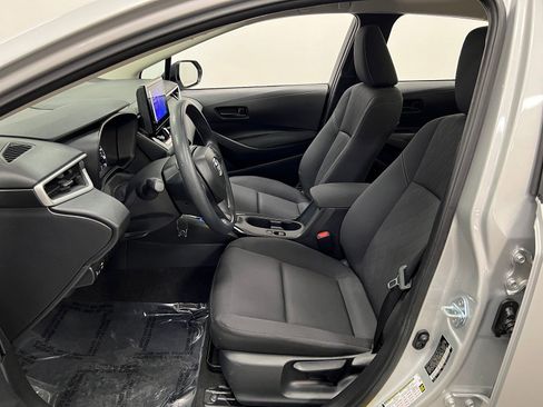 Used 2025 Toyota Corolla LE image 10