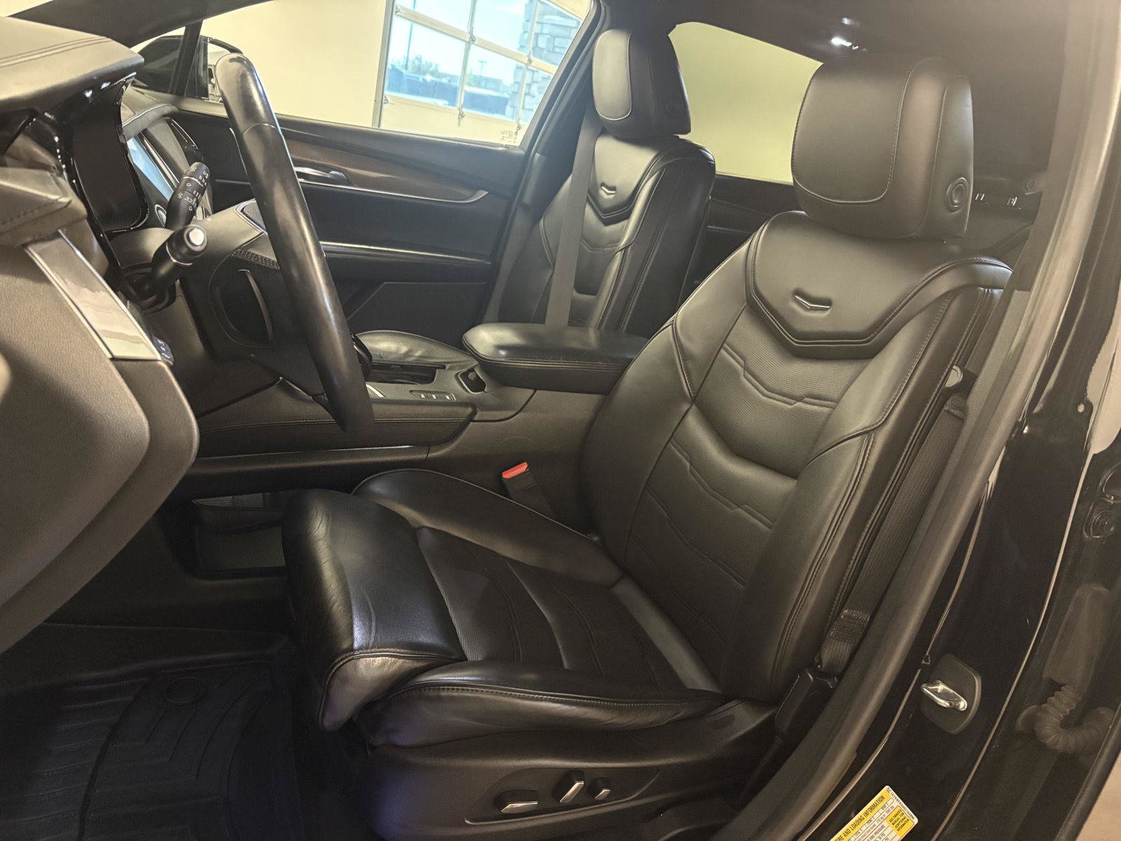 Used 2017 Cadillac XT5 Platinum AWD/4WD image 15