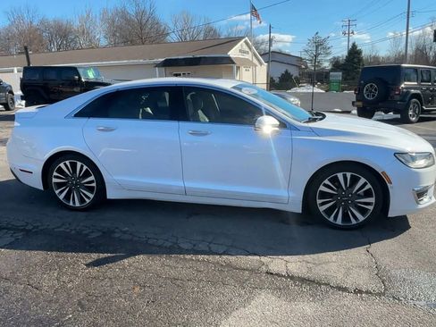Used 2019 Lincoln MKZ Reserve FWD image 9