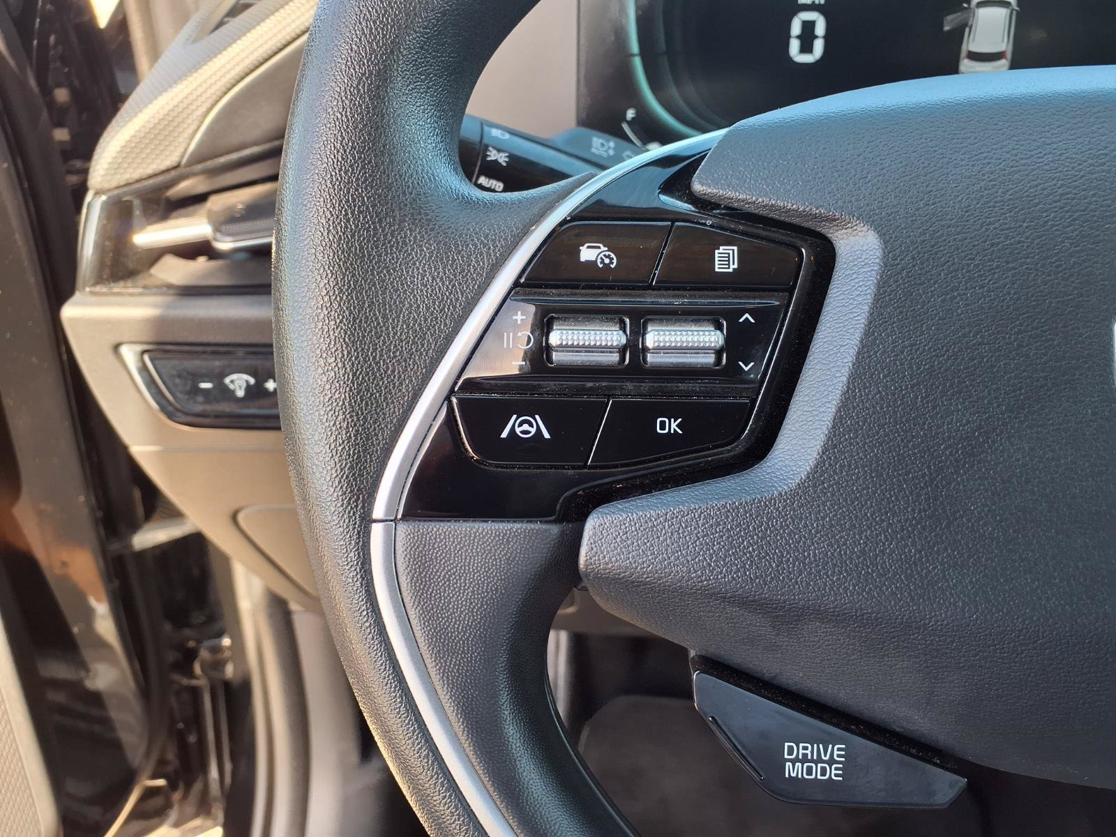 Used 2025 Kia Niro LX FWD image 18