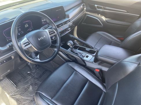 Certified 2024 Kia Telluride LX FWD image 17