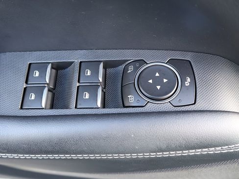 Used 2022 Ford Mustang Mach-E Select image 39