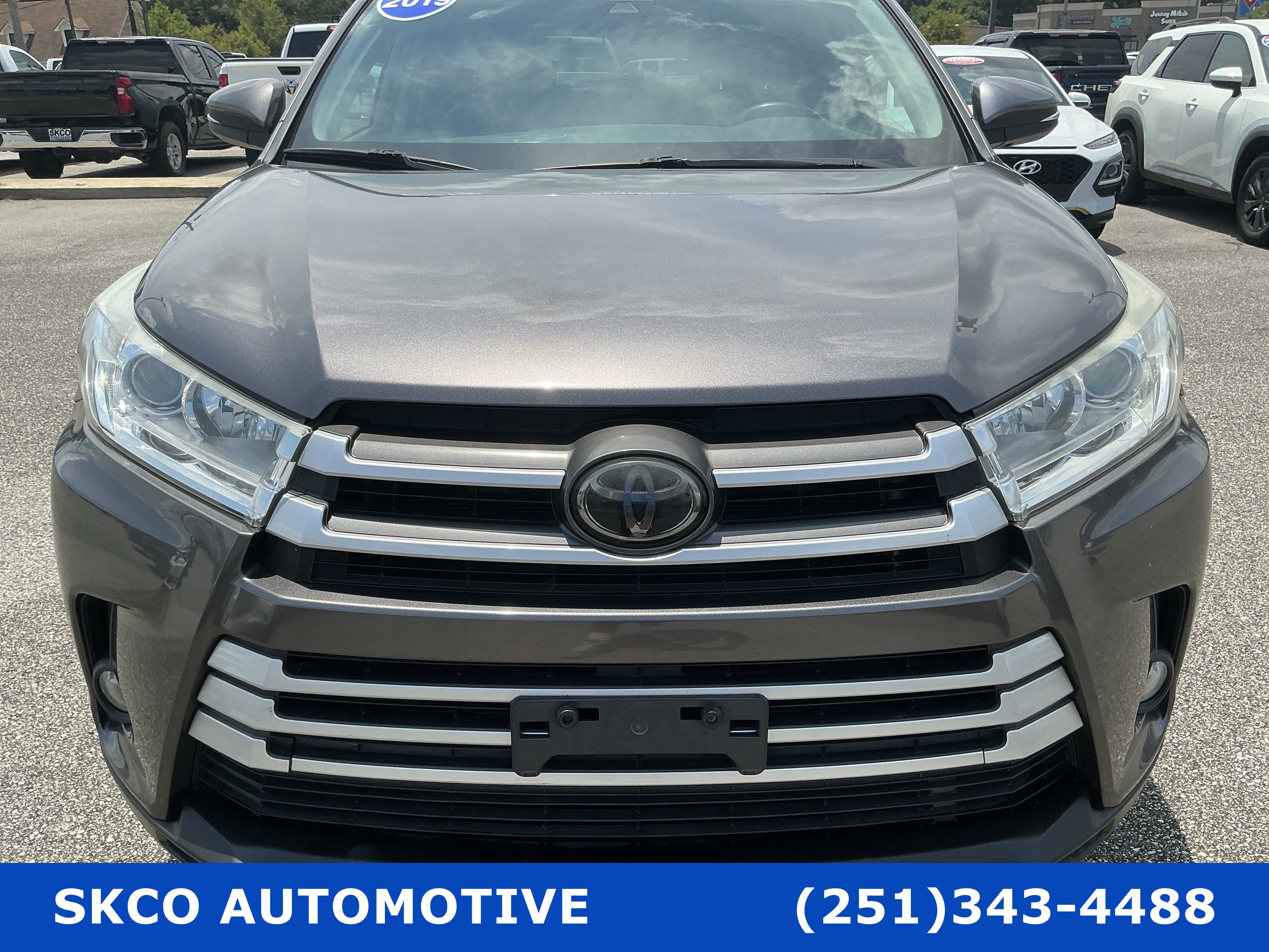 Used 2019 Toyota Highlander XLE FWD image 8