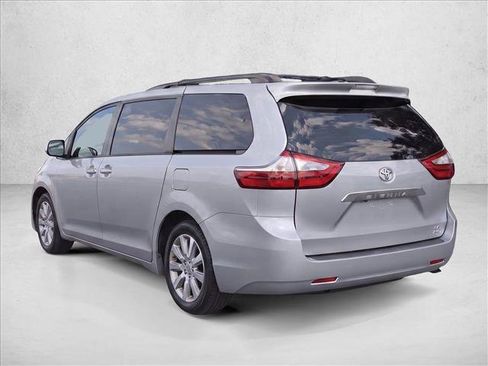 Used 2013 Toyota Sienna LE AWD/4WD image 5