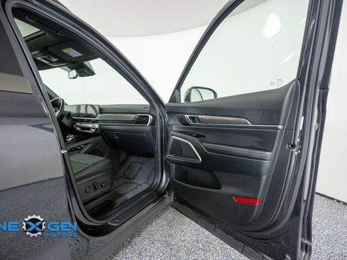 Used 2025 Kia Telluride EX X-Line AWD/4WD image 40