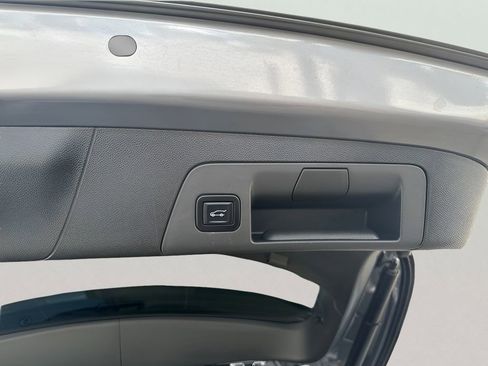 Used 2022 Buick Envision Essence w/ Safety Package AWD/4WD image 22