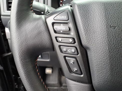 Used 2024 Nissan Titan PRO-4X w/ Pro-4x Convenience Package image 21