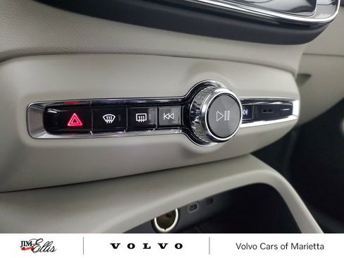 Used 2026 Volvo XC40 B5 Ultra w/ Climate Package image 31