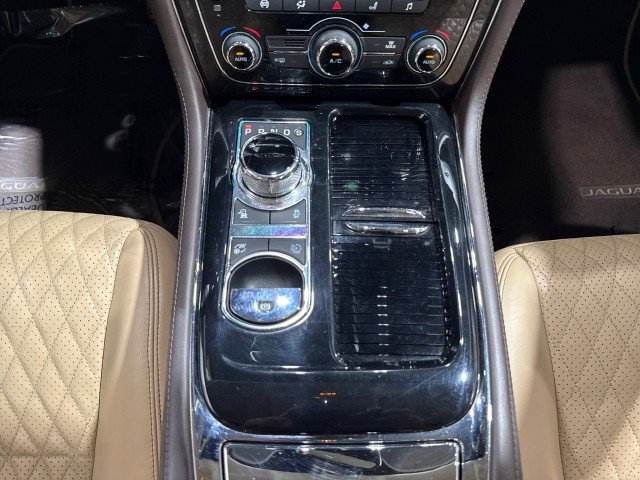 Used 2017 Jaguar XJ L Portfolio AWD/4WD image 67