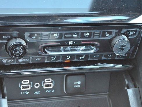 New 2025 Jeep Grand Cherokee Limited w/ Luxury Tech Group II image 26