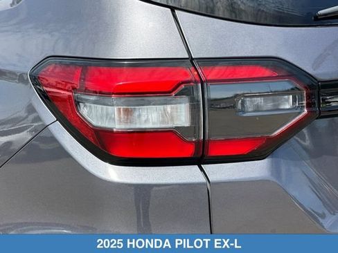 Certified 2025 Honda Pilot EX-L image 31