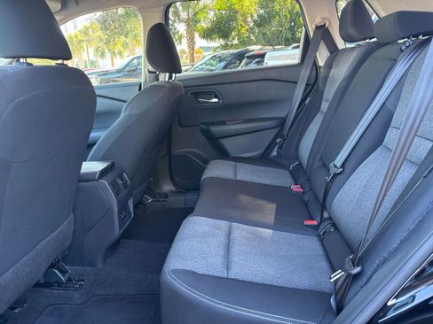 Used 2025 Nissan Rogue SV image 28