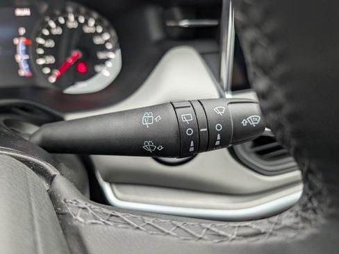 Used 2025 Jeep Compass Limited image 31