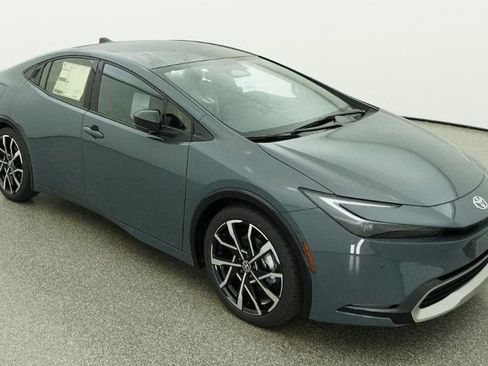 New 2026 Toyota Prius Plug-In Hybrid FWD image 13
