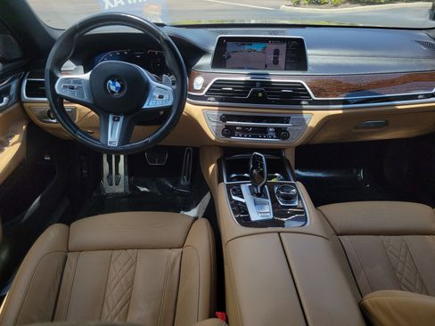 Used 2022 BMW 750i xDrive w/ Luxury Rear Seating Package AWD/4WD image 14
