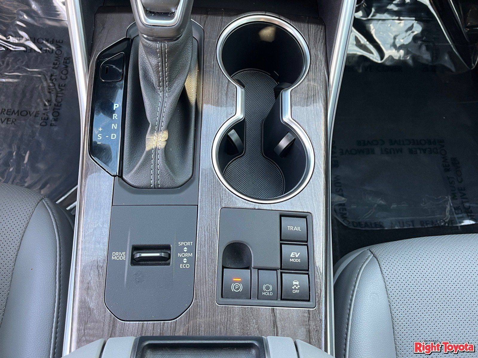 Used 2024 Toyota Highlander Platinum AWD/4WD image 30