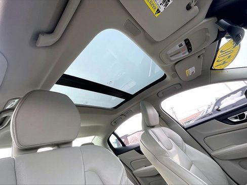 Used 2024 Volvo S60 B5 Plus image 20