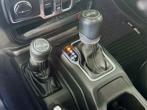 Used 2023 Jeep Wrangler Sahara image 24