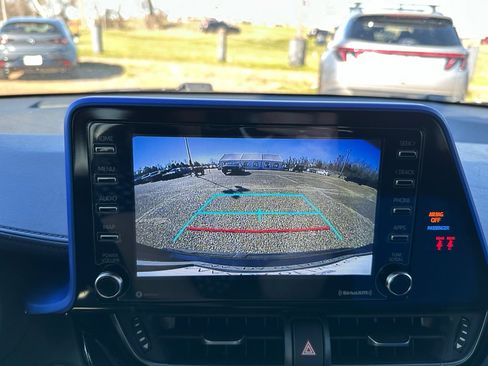 Used 2021 Toyota C-HR XLE image 14