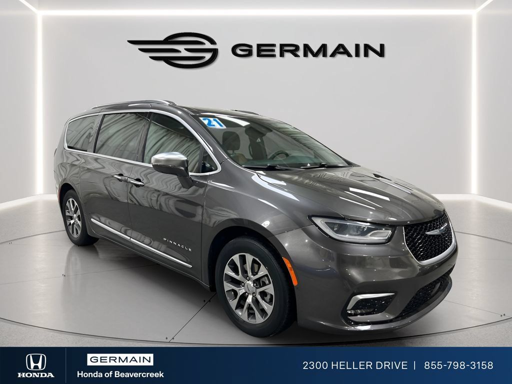 Used 2021 Chrysler Pacifica Pinnacle FWD image 1