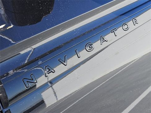 New 2025 Lincoln Navigator Reserve w/ Jet Appearance Package image 11