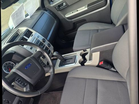 Used 2011 Ford Escape XLT image 7