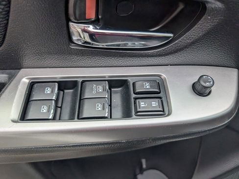 Used 2017 Subaru Crosstrek 2.0i Premium AWD/4WD image 30