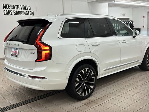 Used 2025 Volvo XC90 B6 Plus image 5