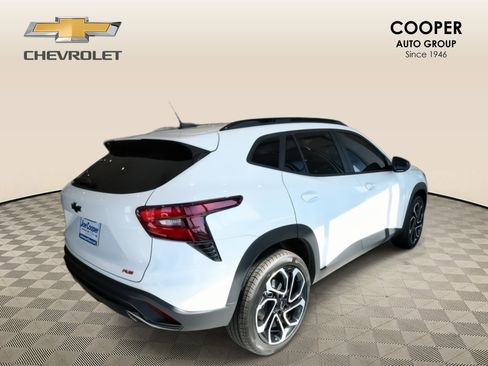 New 2026 Chevrolet Trax RS w/ Sunroof Package image 18