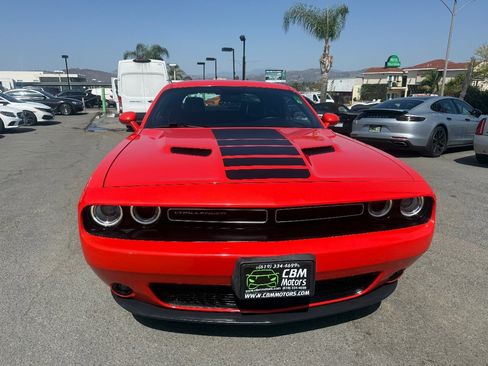 Used 2018 Dodge Challenger GT AWD/4WD image 4