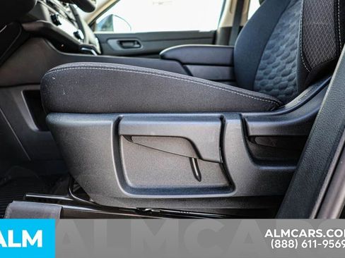 Used 2025 Nissan Pathfinder S image 27