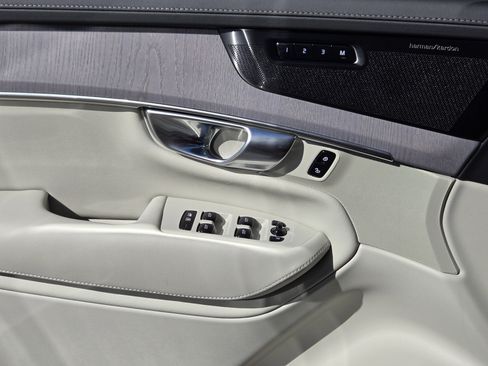 New 2026 Volvo XC90 B6 Ultra image 26