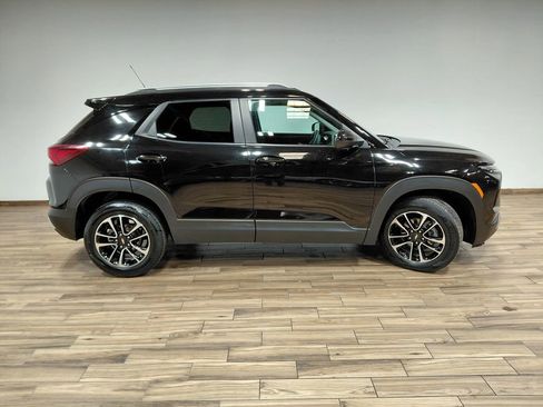 Used 2025 Chevrolet TrailBlazer LT FWD image 16
