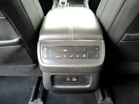 Used 2022 Nissan Pathfinder SL w/ SL Black Package image 30