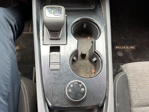 Used 2022 Nissan Rogue SV AWD/4WD image 16