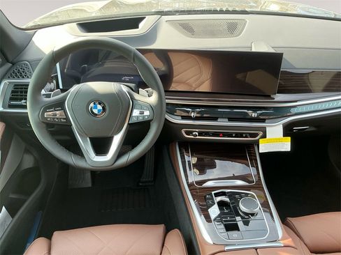 New 2026 BMW X5 xDrive40i w/ Climate Comfort Package image 10