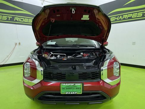 Used 2022 Mitsubishi Outlander ES image 4